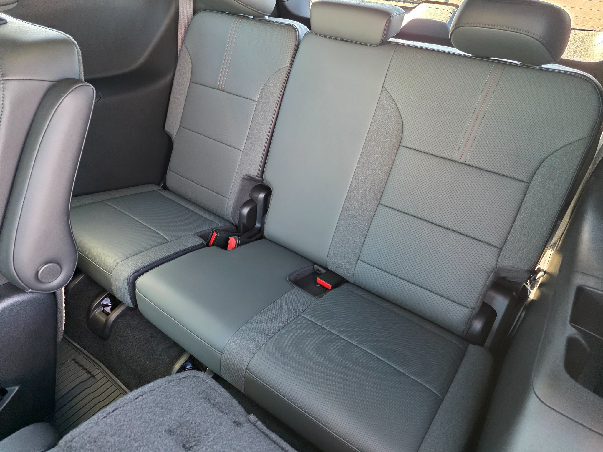 2027 GMC Acadia AT4