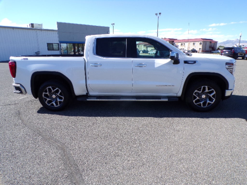 2024 GMC Sierra 1500 SLT